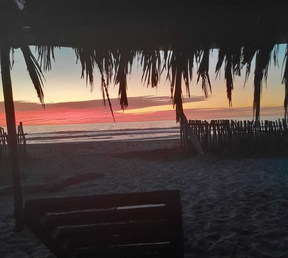 Tres Velas Surf