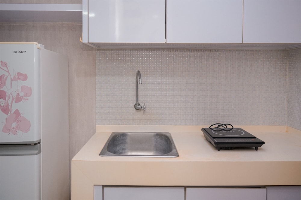 Pleasureable Studio Room At Serpong Greenview Apartment