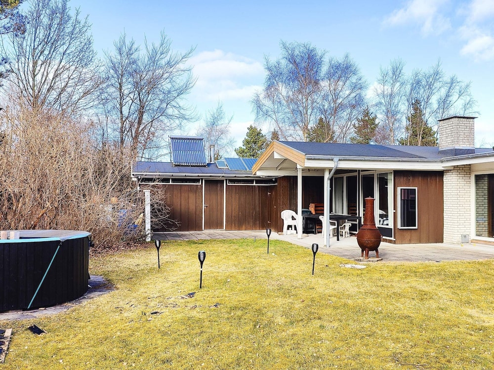 4 Star Holiday Home in Hals