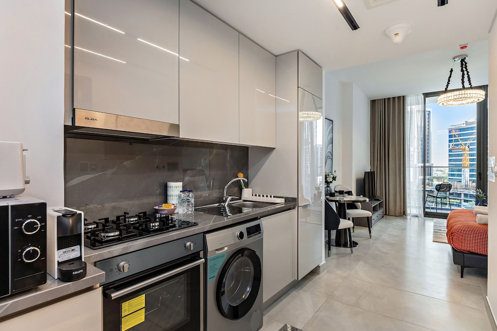 Modern Studio at Paragon
