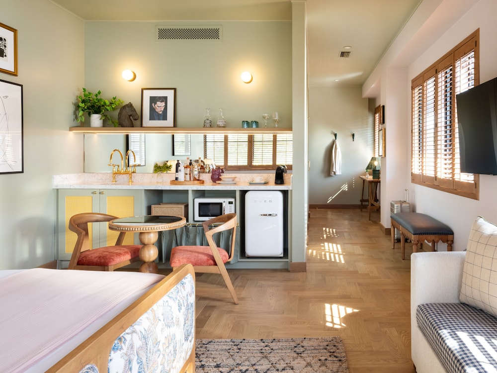 Palihouse Hyde Park Village 35