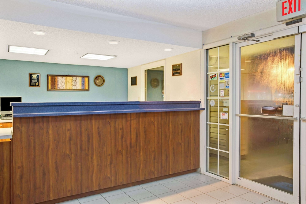 Travelodge Suites by Wyndham MacClenny/I-10 view 2