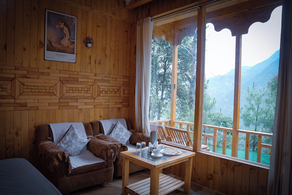 WOW Treehouse & Cottages