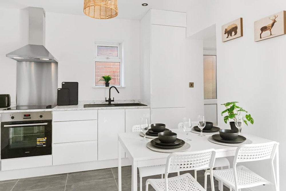 4 Bedrooms - 3 Bathrooms House