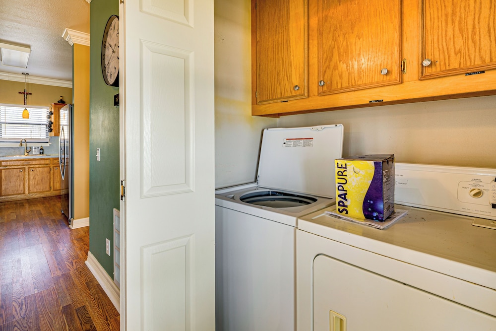 Private Pier, Porch! Quiet Lake Livingston Retreat