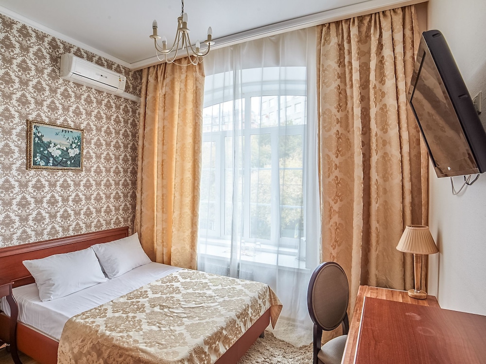 Hotel Bonjour at Kazakova