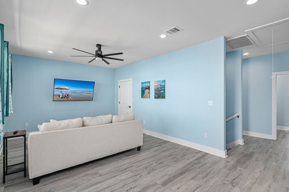 Oceanfront Manor 4 Bedroom Home