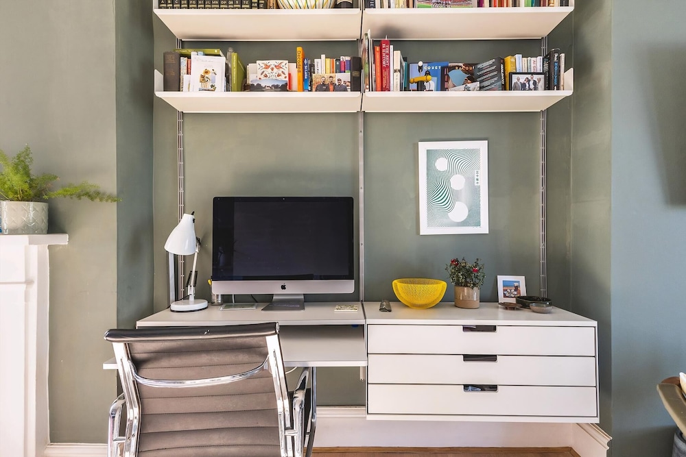 Leafy & Stylish Brixton Retreat