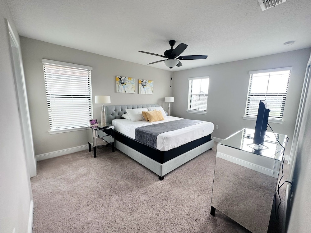 Balmoral Resort-158kb 4 Bedroom Home by RedAwning view 3
