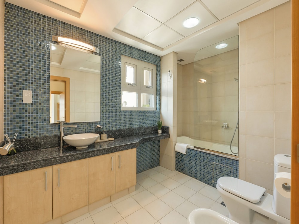 Short-stay at Al Haseer - 4 Beds Palm Holiday Apt