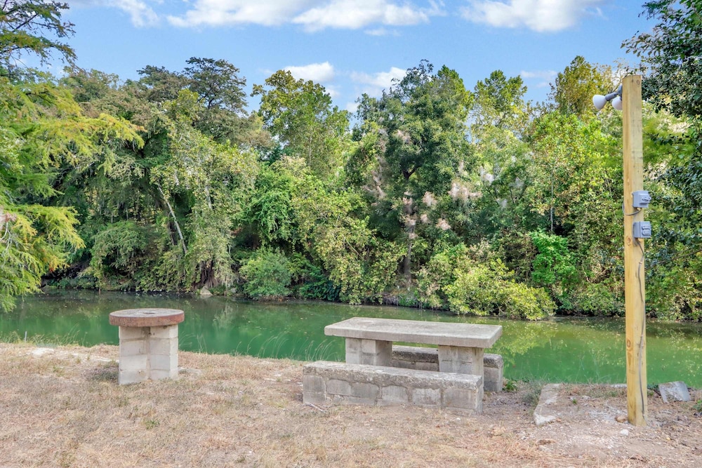 Guadalupe Bend Hideaway For 5