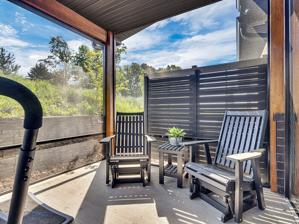 Sunset In The Hills 3 Bedroom Condo