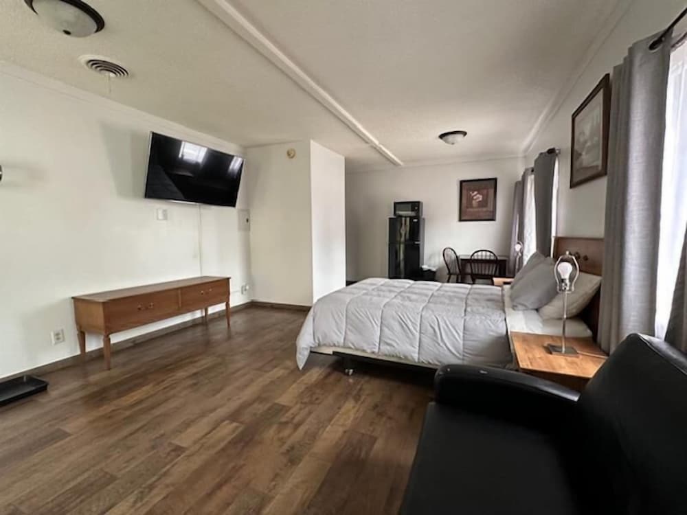 Bobbi's Classic Motel