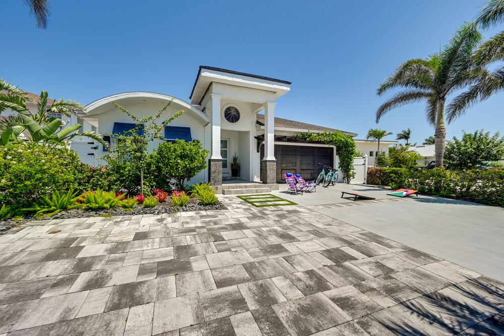 Luxury Naples Home w/ Private Pool ~ 1 Mi to Beach view 4
