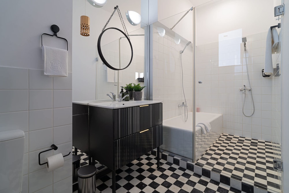 Spacious 3BR Atrium Penthouse Balcony Cismigiu