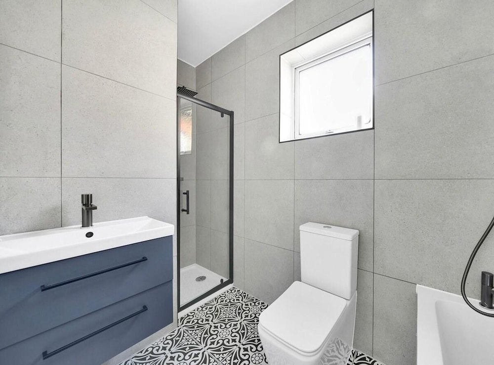 Stunning Flat Near Stratford Shopping Centre