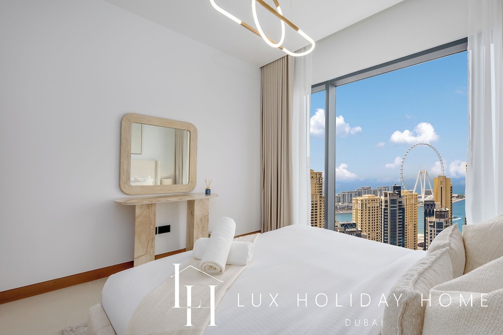 LUX The Vida Marina Residence