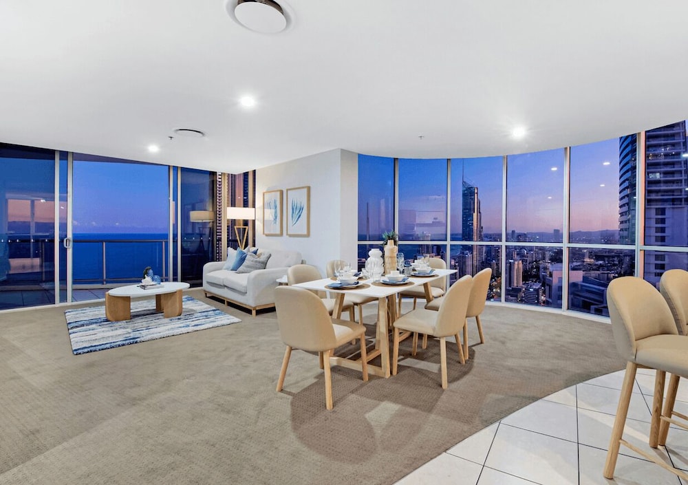 Level 45 Luxury Sub-Penthouse in Surfers