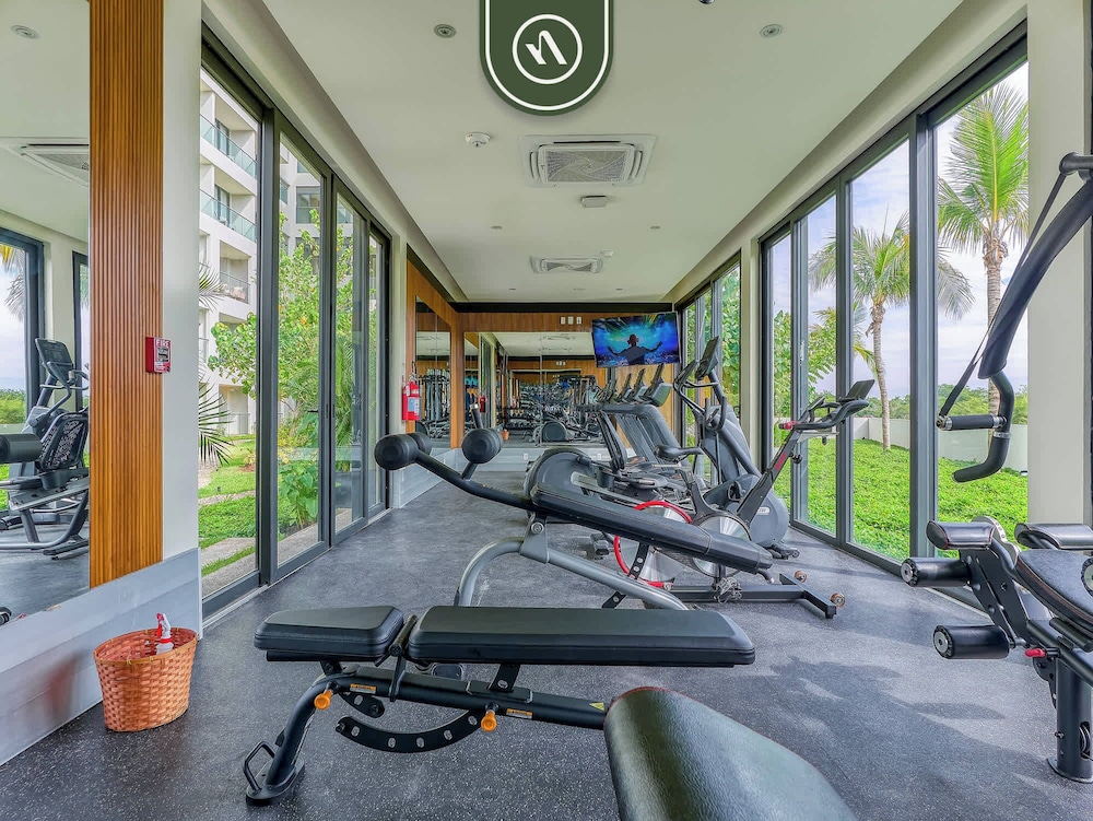 Luxury Condo With Canal View - Near Beach