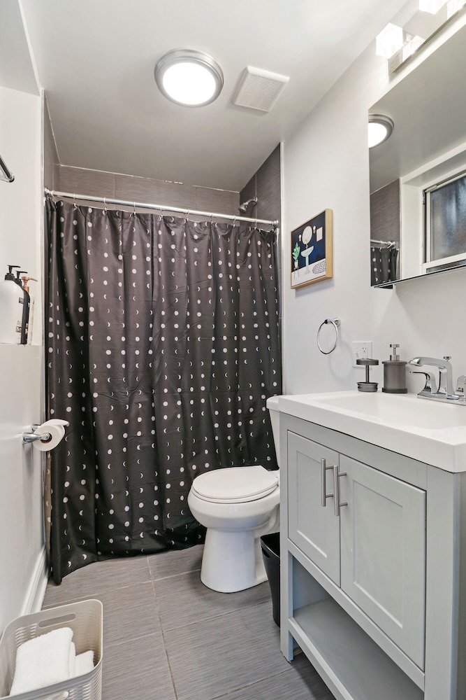 Delightful 1BR - Ashland BW