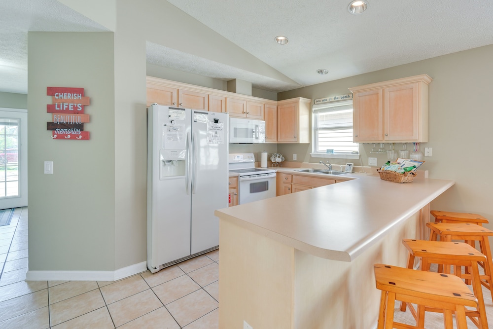 1 Mi to Shore: Home w/ Patio in Panama City Beach