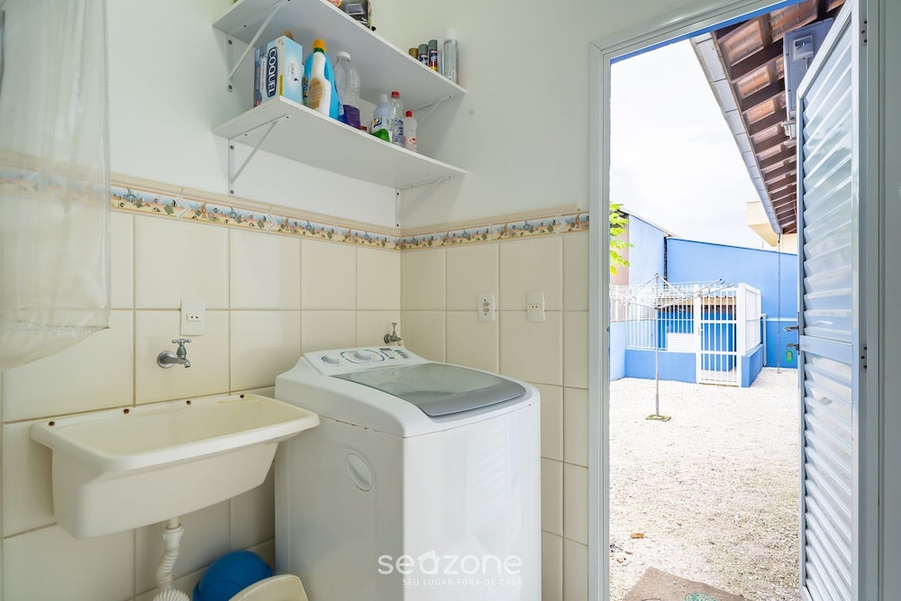 4BR Home w/ BBQ 100m From Beach Jat0355