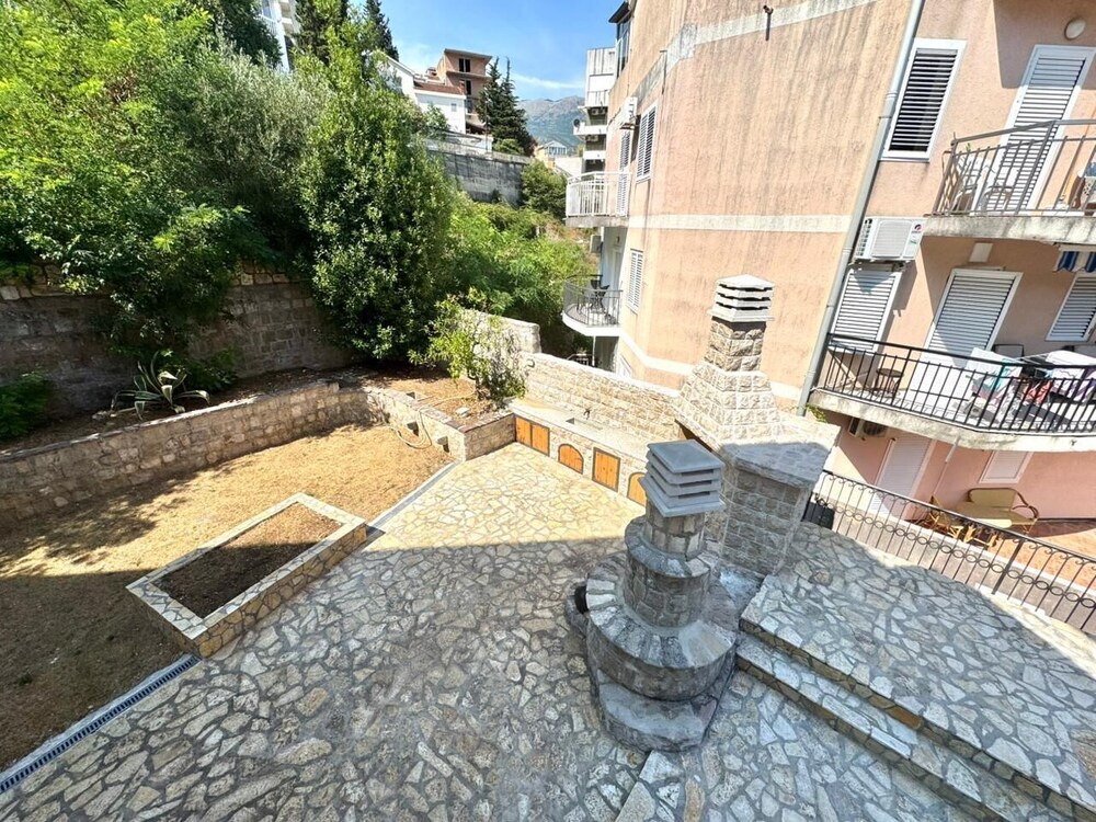 Sunny Bay Apartments