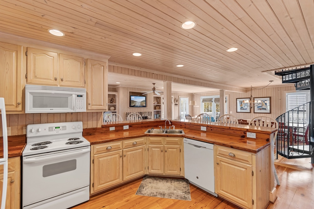 Lachicotte Vacation Rentals