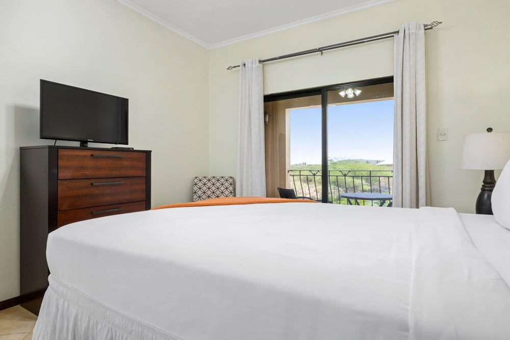 2br2ba Townhome With Pools GYM Gold Coast