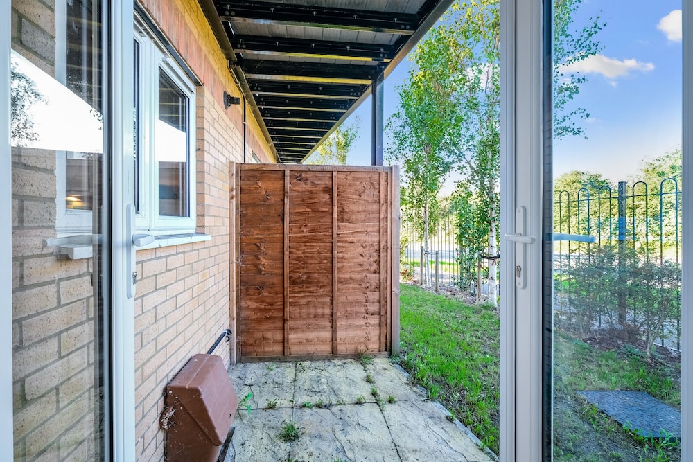 Heathrow Living Serviced Apartments by Ferndale