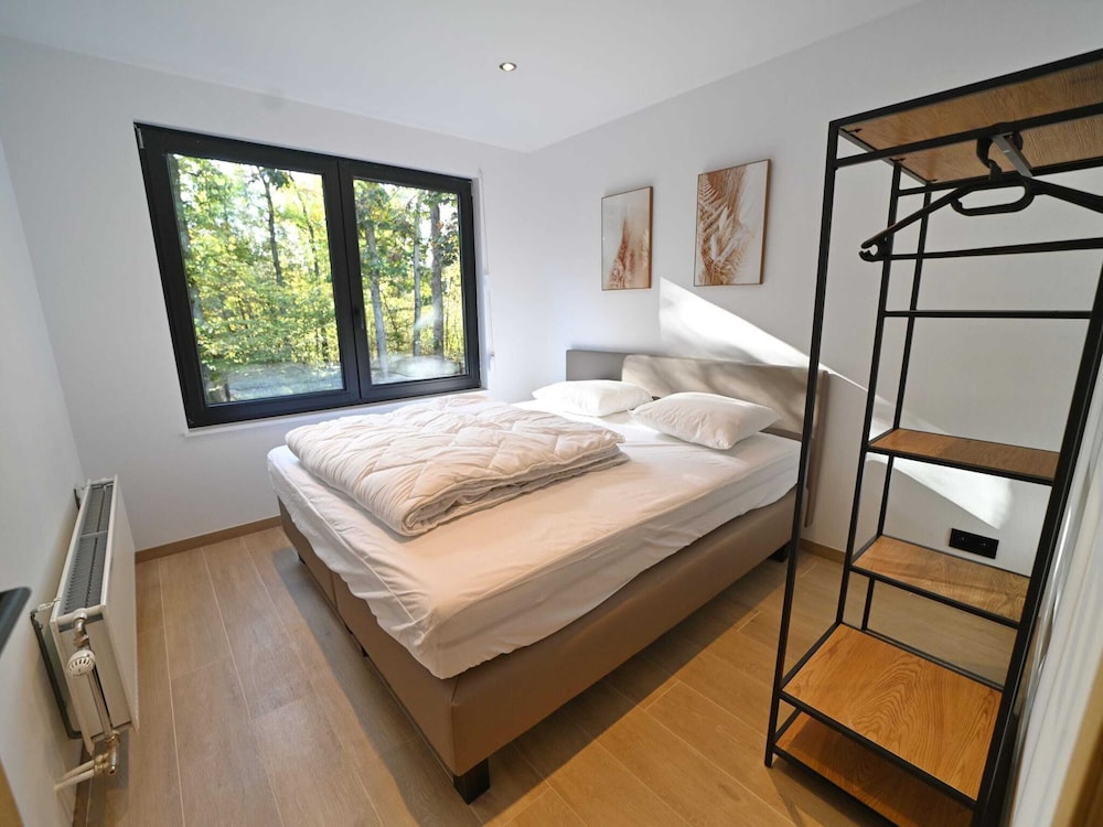 Chalet Near Durbuy With Forest & Hot Tub