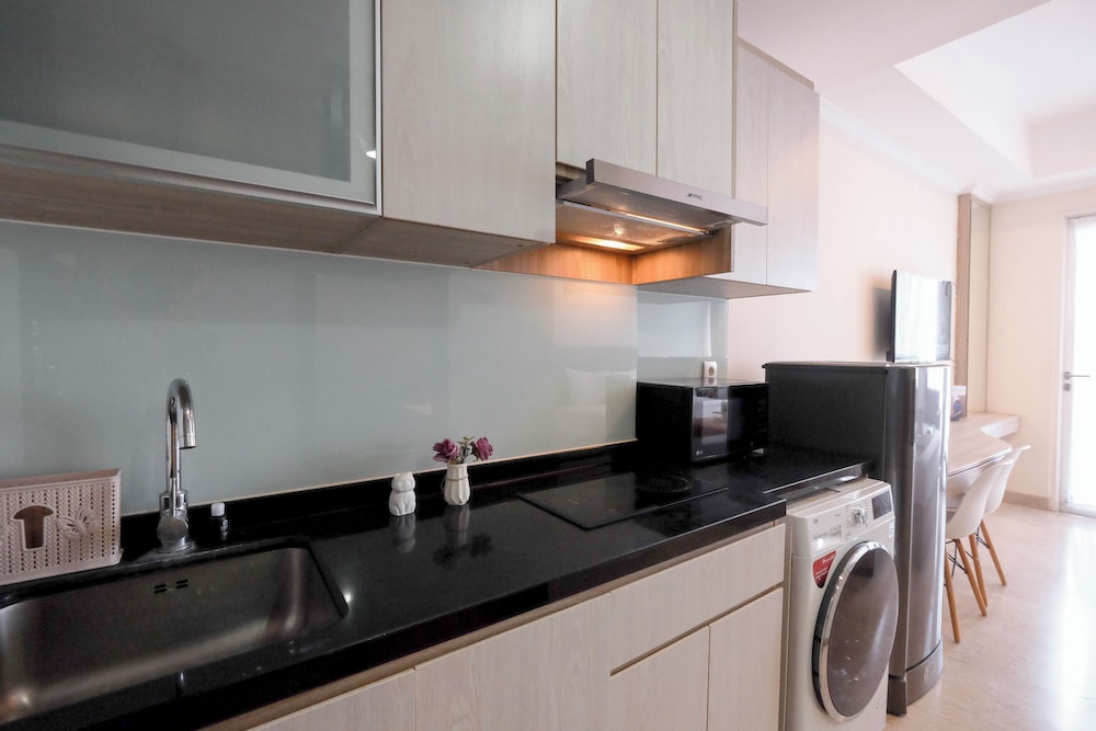 Modern Studio Near Taman Ismail Marzuki At Apartment Menteng Park