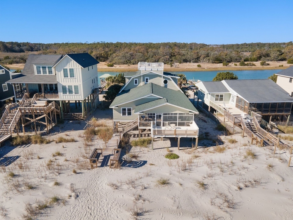 Laughin Place 7 Bedroom Home by Peace Vacations