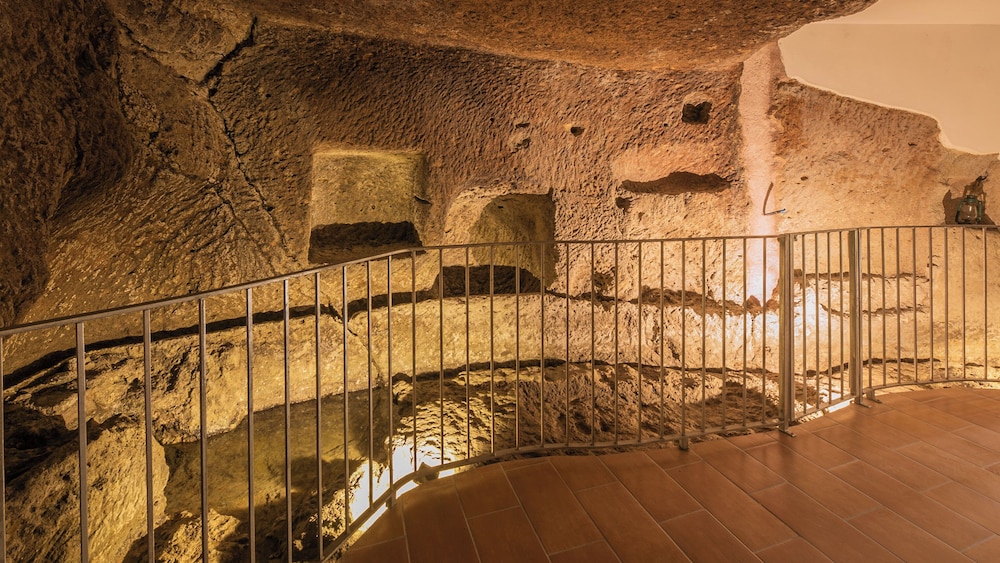 Sardinian Gallery Fonte