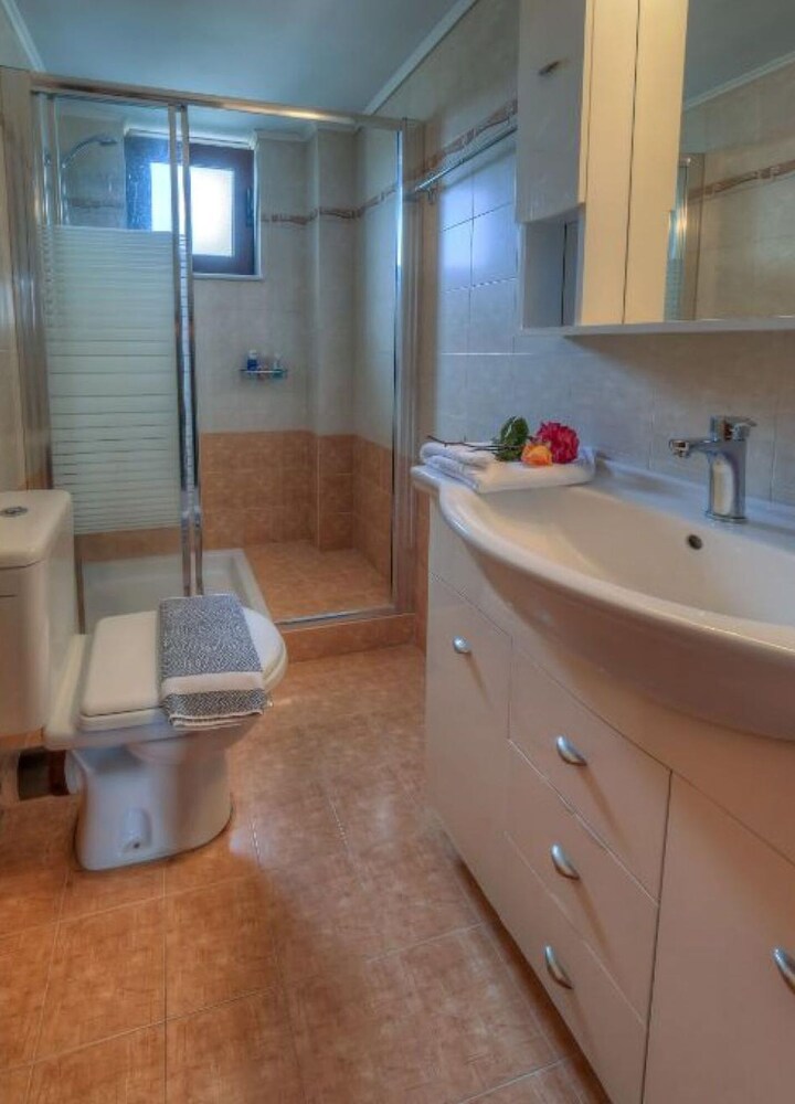 Amazing Villa Amare With Stunning Views view 5
