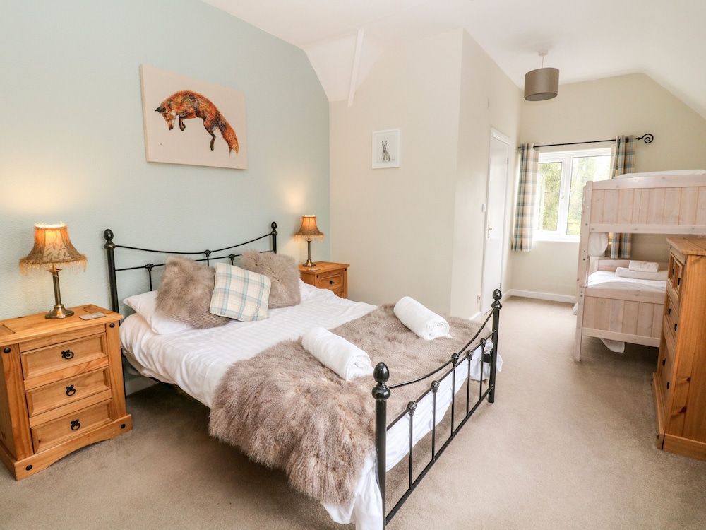 Hope Valley Vacations - Poacher's Arms - Property Image 38