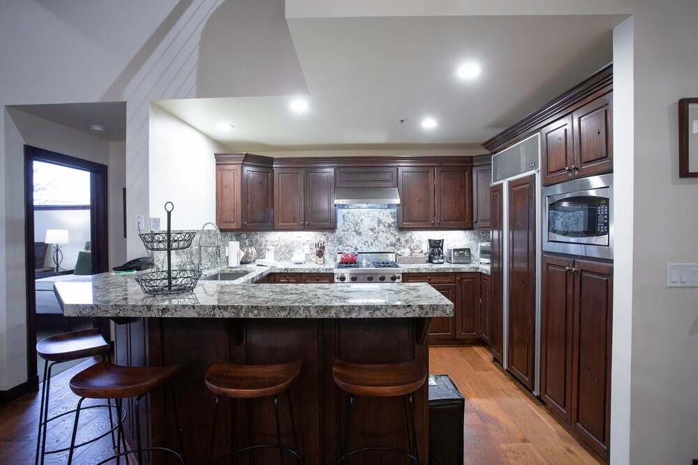 Trail's End Lodge at Deer Valley Resort - Four Bedroom Residence with Spa #505 4 Condo