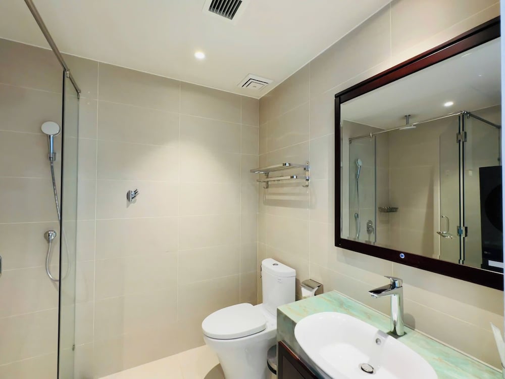 Gold Coast Balcony Serviced Apartment