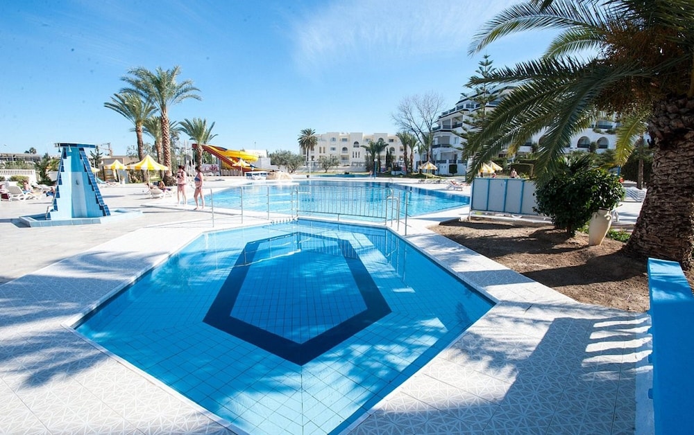 Hotel Riviera - Family Only