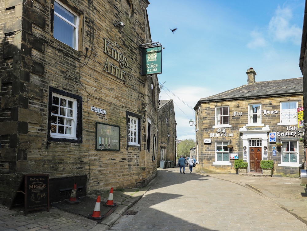 The Snug on the Cobbles