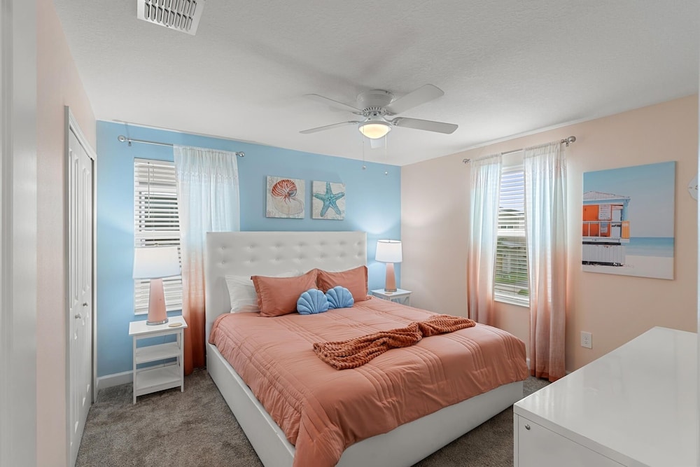 ChampionsGate Resort 10 Bedroom Vacation Home - Includes resort clubhouse amenity access! 10 Home