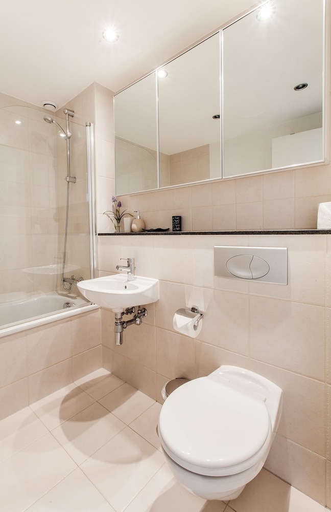 Grand Canal Square Apartments