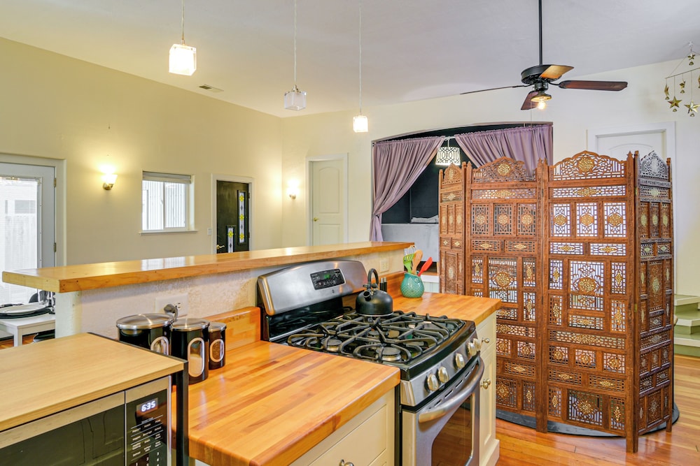 1 Mi to City Plaza: Family-friendly Chico Home