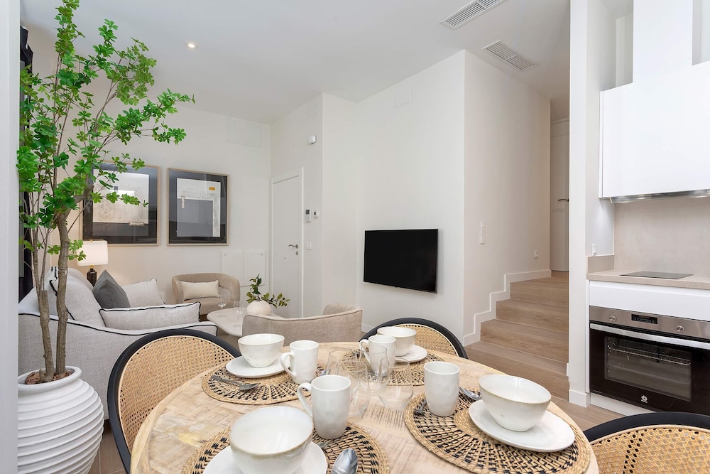 Exclusive 2-bedroom Near the Cathedral. San Matías I