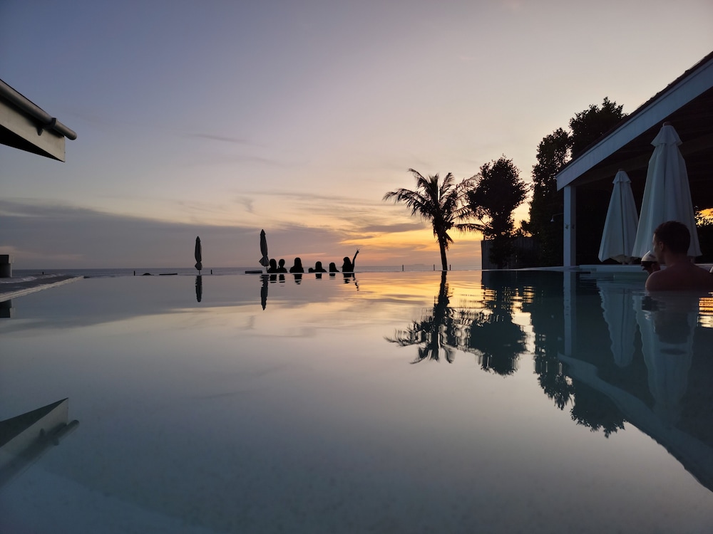 Kawayan Holiday Resort