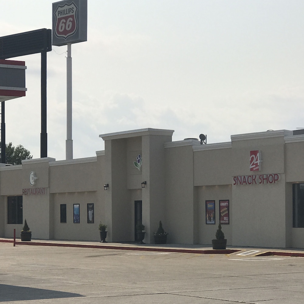 Garden Inn Truck Plaza