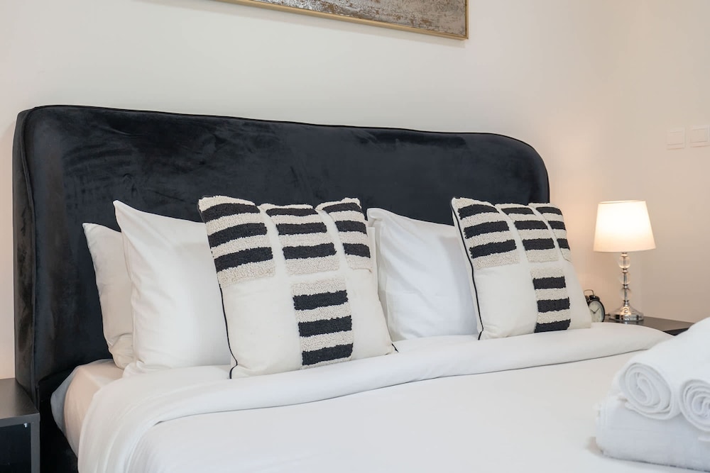 Elegant 1-bedroom Apartment for 2 Near to Burj Khalifa