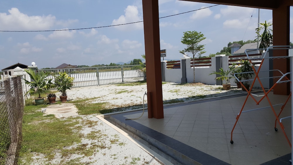 JF Wadi Sofea Homestay
