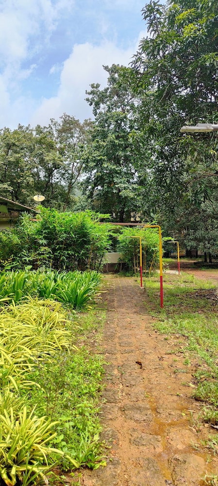 Tree Paradise Resort