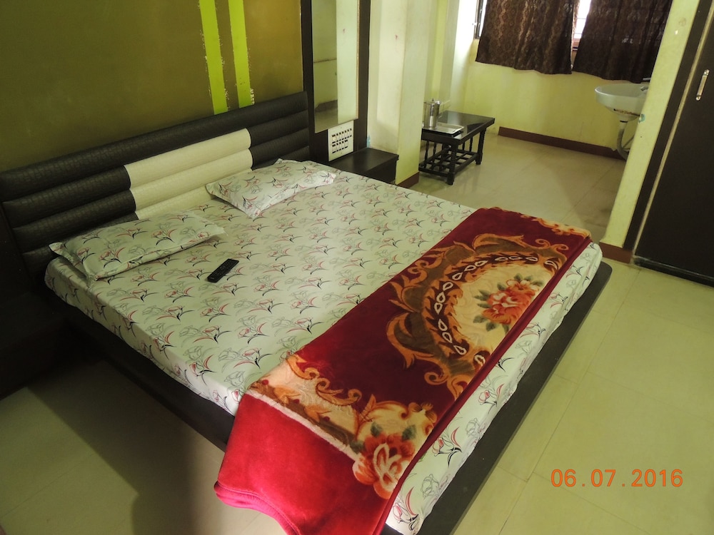 Hotel Ellora